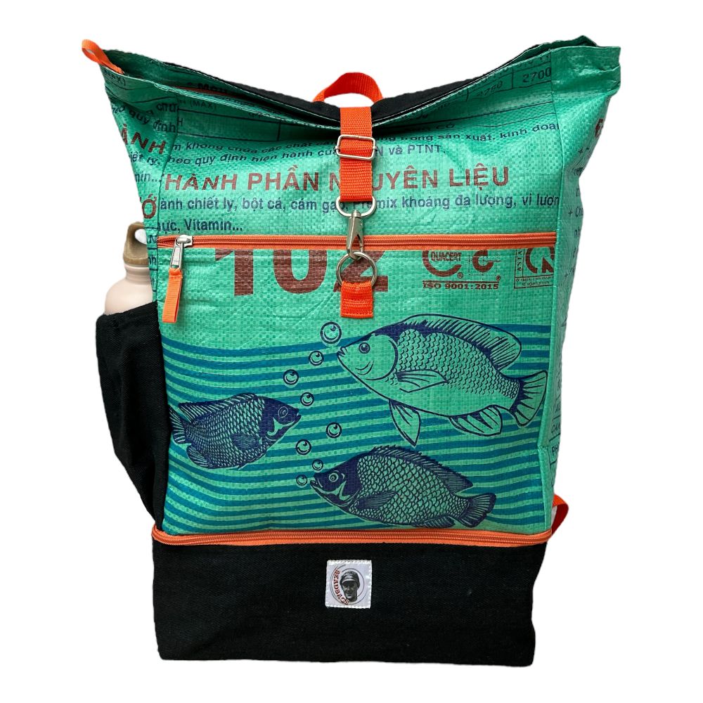 BEADBAGS Sportrucksack – Mittelgrün mit Fischen – Produktfoto 1