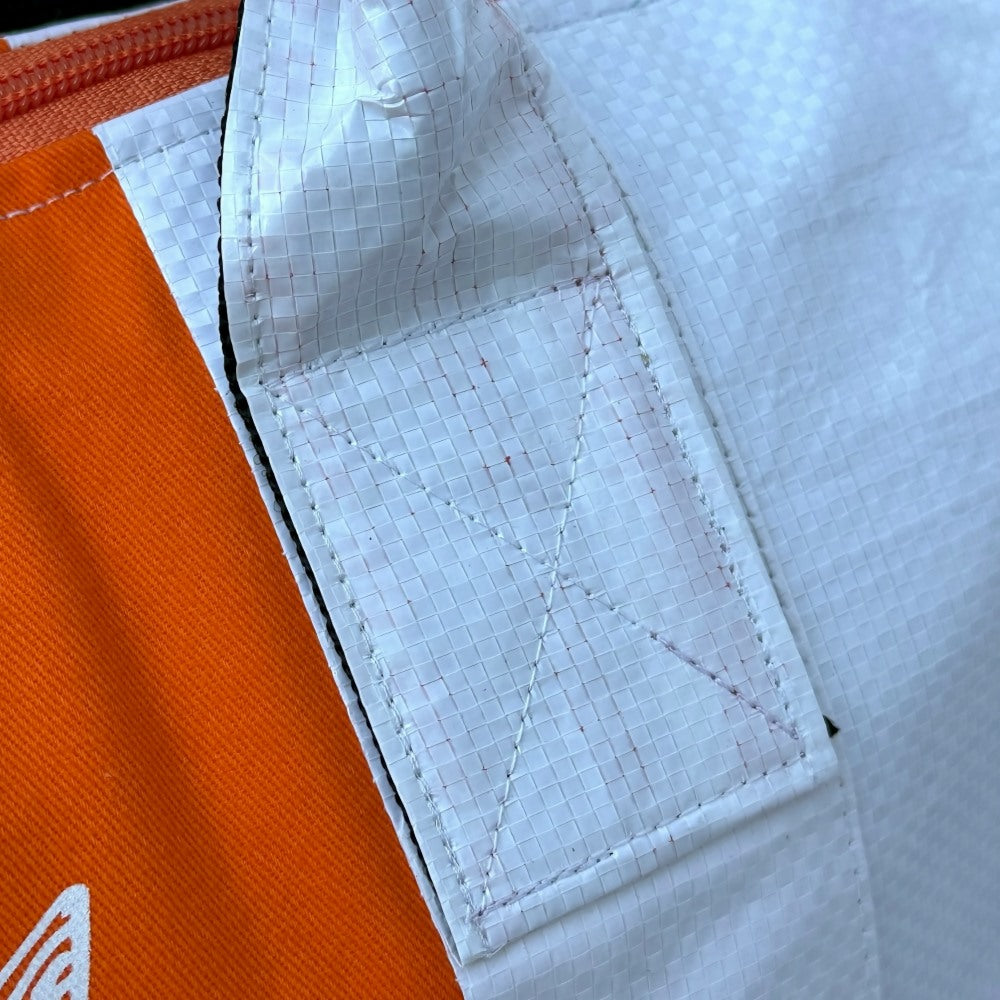 Beadbags Spacy Small Helferlein weiß/orange Naht