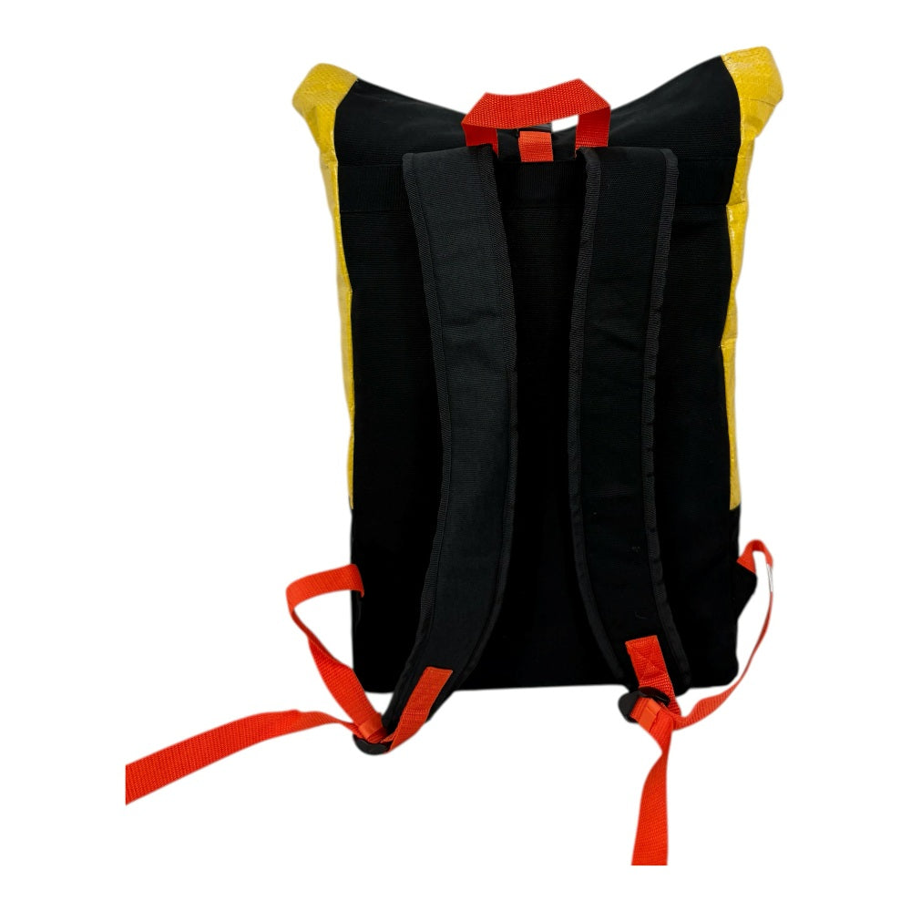 BEADBAGS Anker Rucksack – Gelb-Weiß, weißer Anker, oranger Patch – Produktansicht 3