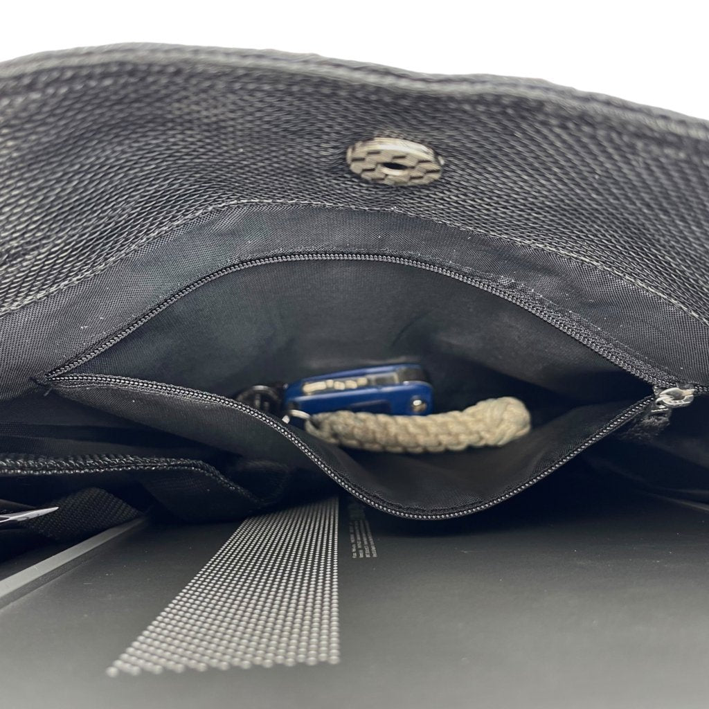 Oceanboundbags von Beadbags Schultertasche Net3TJ schwarz innen 2