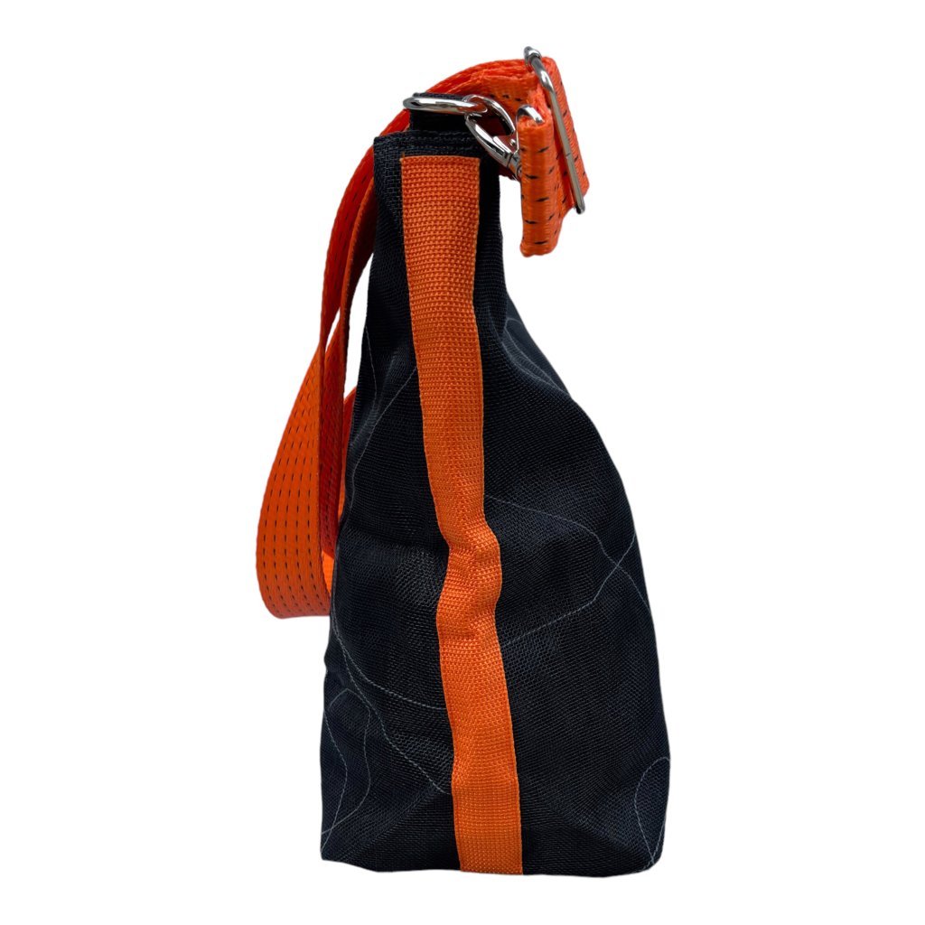 Oceanboundbags von Beadbags Schultertasche Net3TJ schwarz seitlich 1