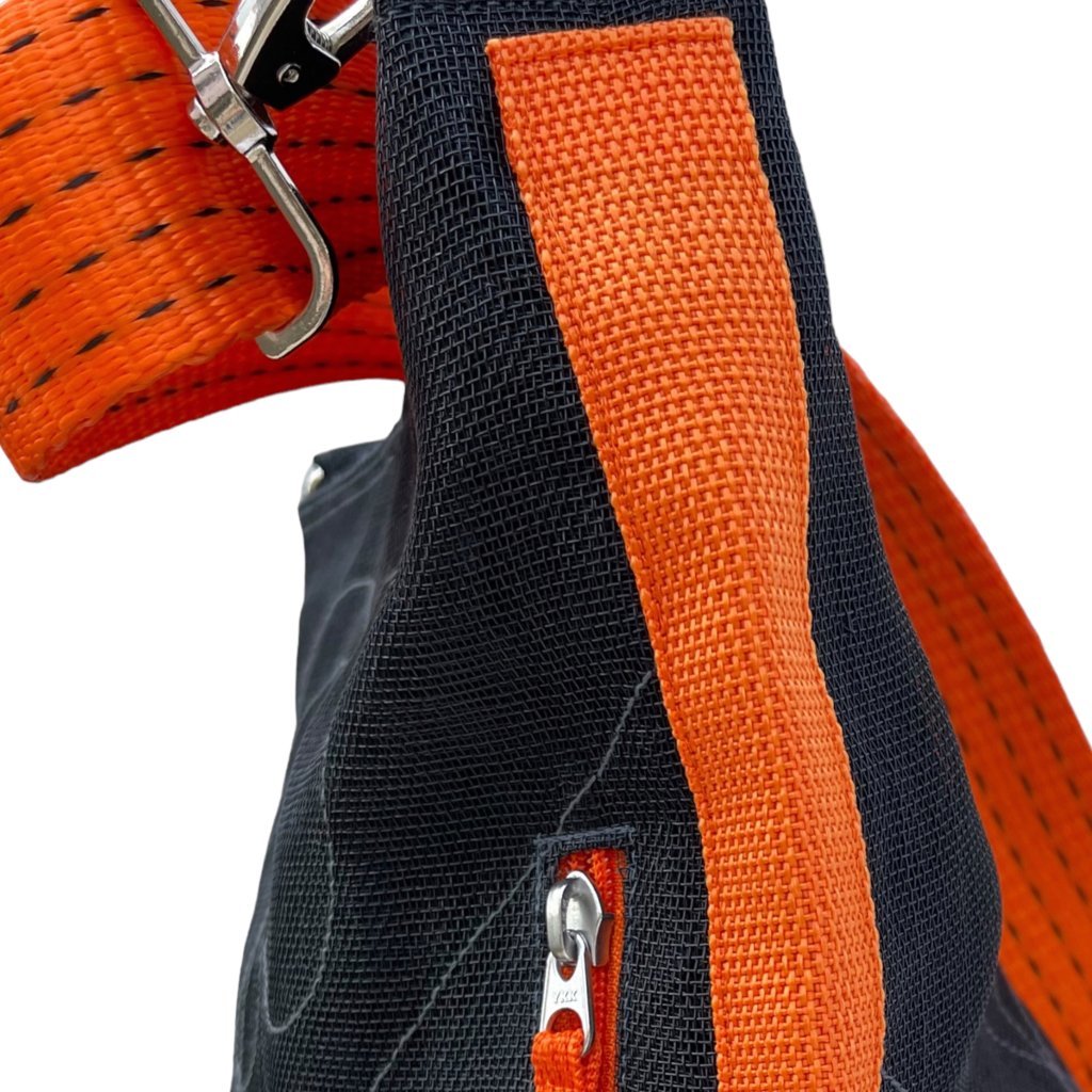 Oceanboundbags von Beadbags Schultertasche Net3TJ schwarz seitlich 2