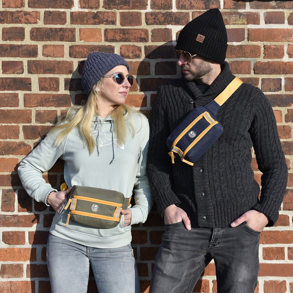 Oceanboundbags von Beadbags Gürteltasche Atlantik grau Personen 1