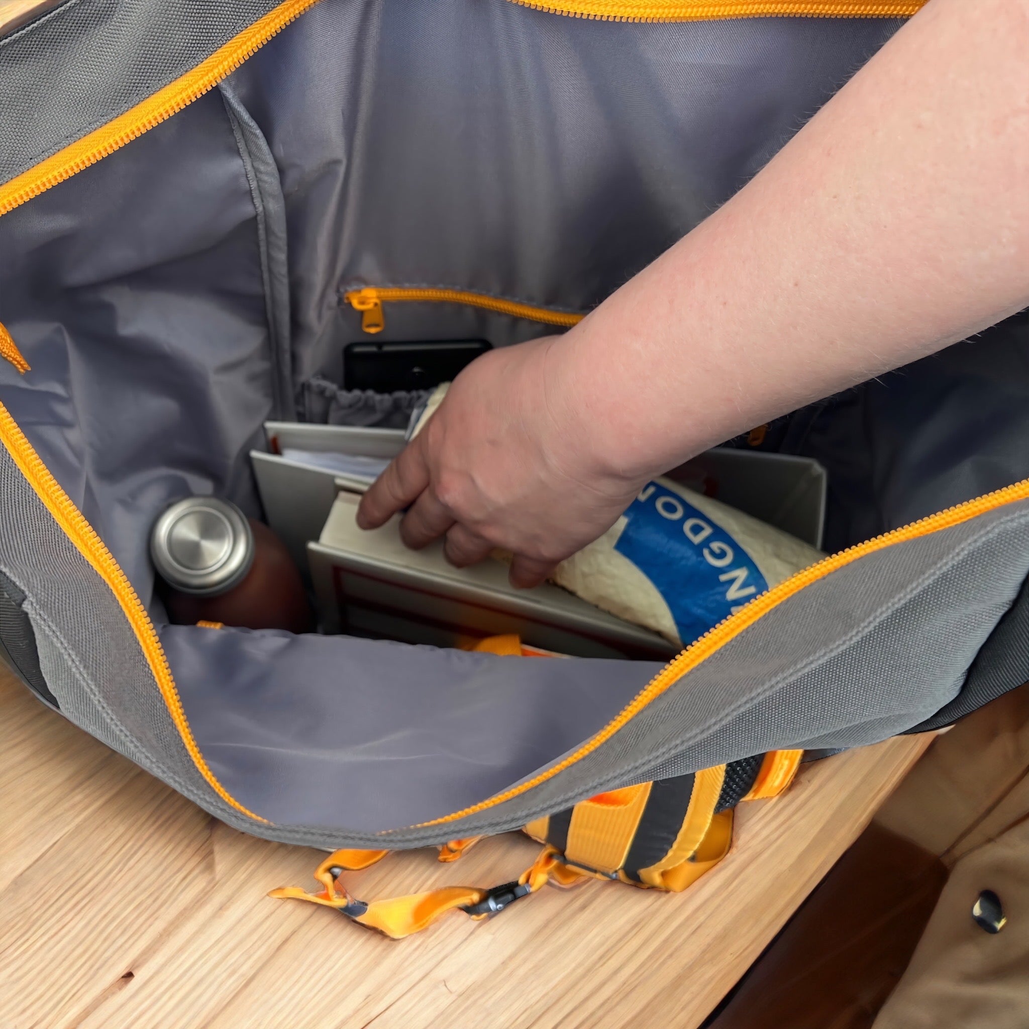 Oceanboundbags von Beadbags Rucksack Pazifik türkis offen 15
