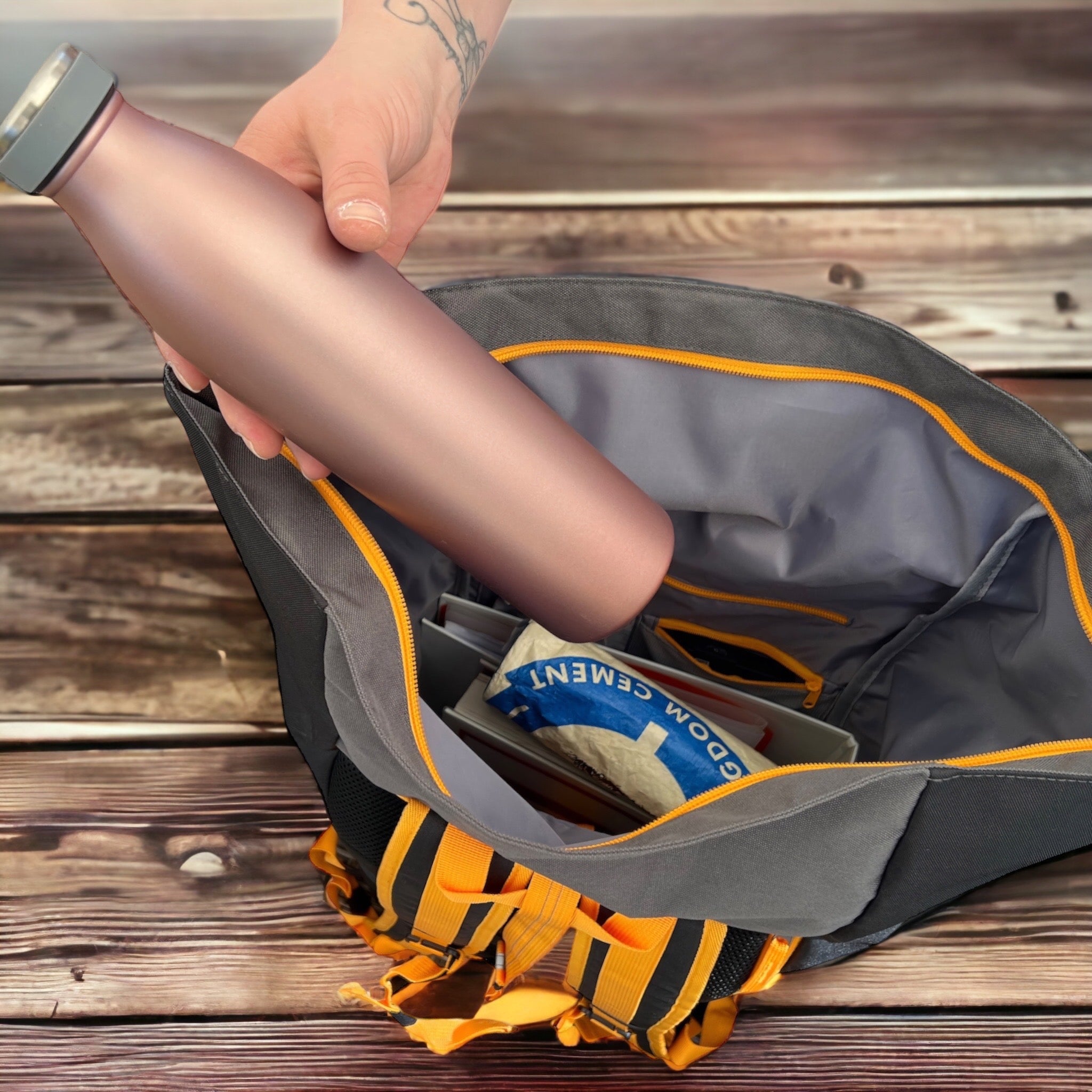Oceanboundbags von Beadbags Rucksack Pazifik türkis offen 12