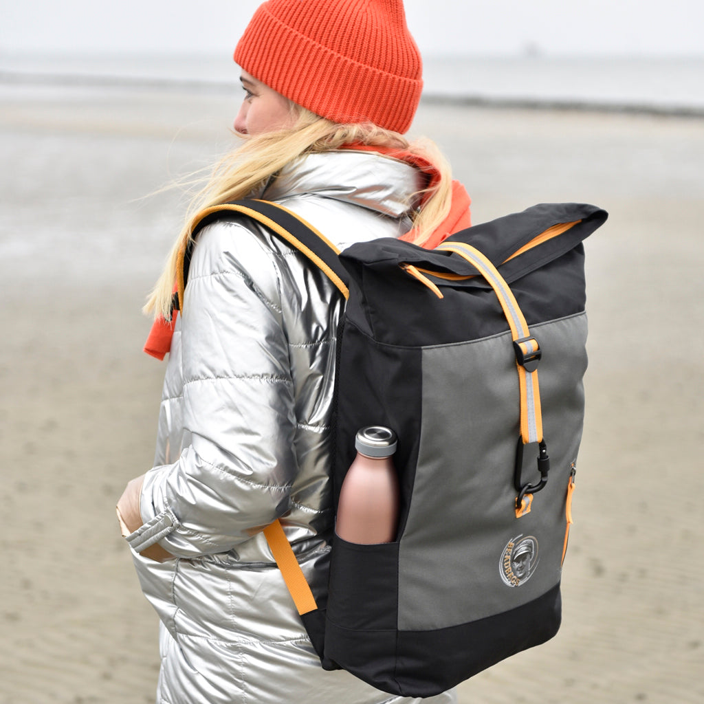 Oceanboundbags von Beadbags Rucksack Ostsee oliv Personen 4