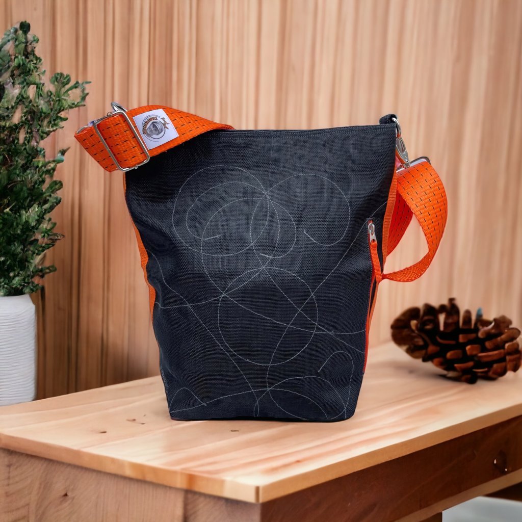 Oceanboundbags von Beadbags Schultertasche Net3TJ schwarz Design 2