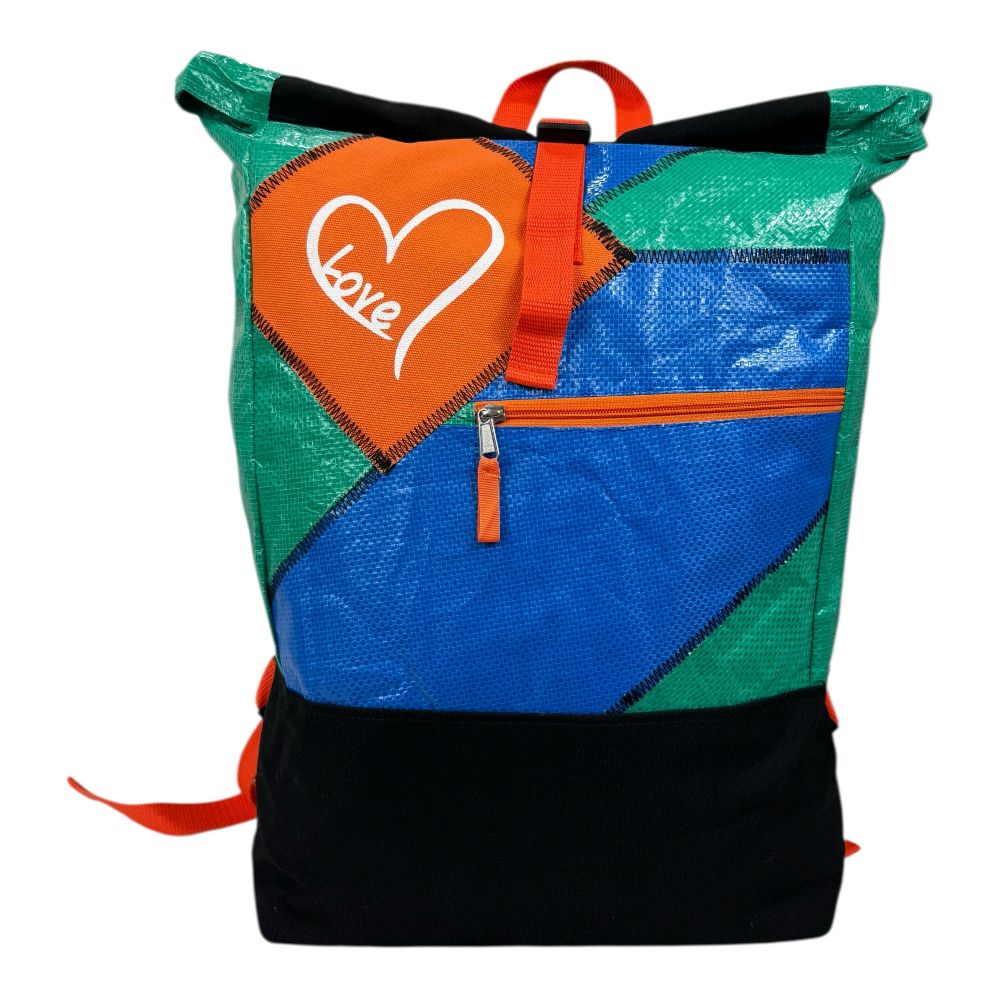 BEADBAGS Love Rucksack – Grün-Blau, weißes Herz, oranger Patch – Bild 1