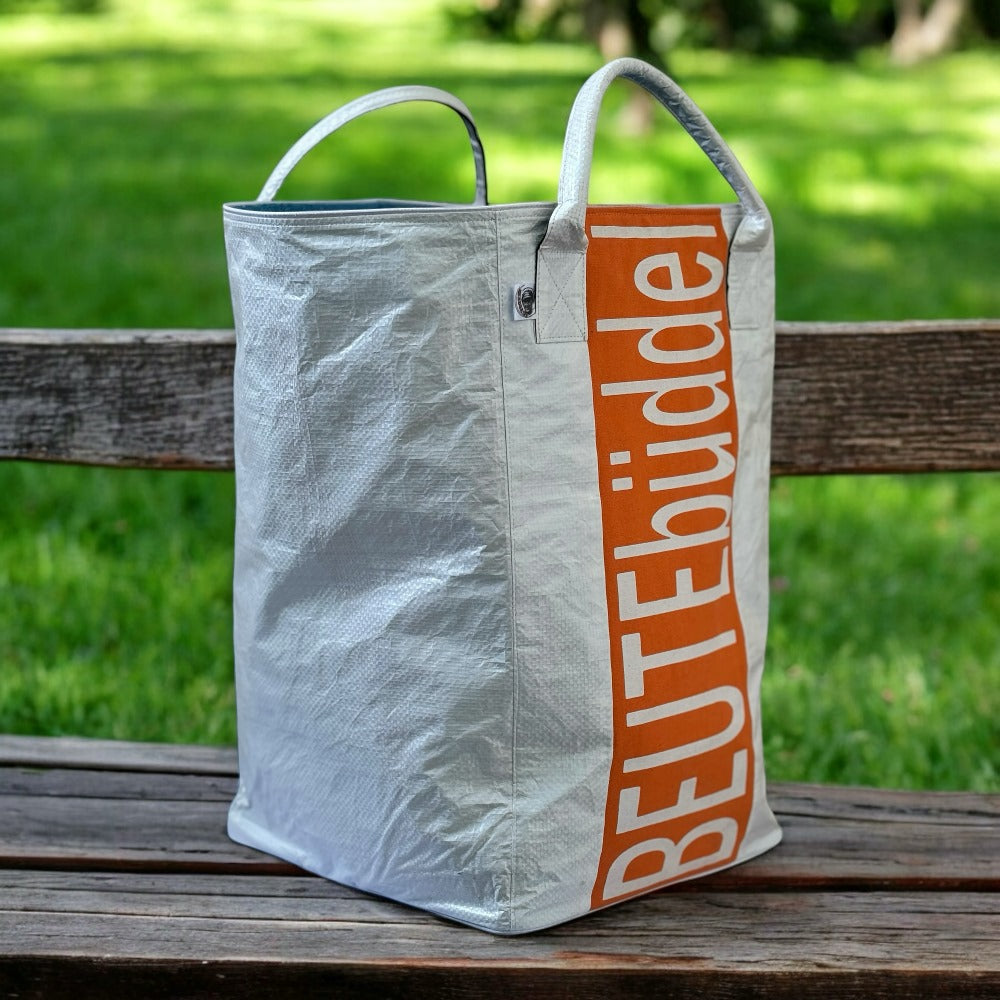 Beadbags Spacy XXL Beutebüddel weiß/orange seitlich