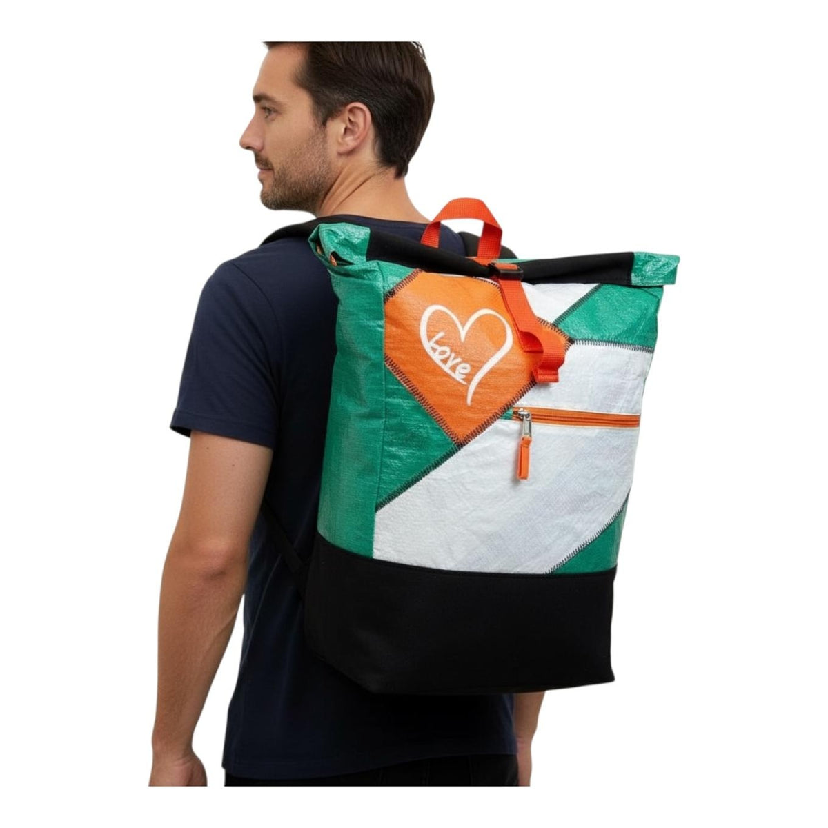 BEADBAGS Love Rucksack – Grün-Weiß, weißes Herz, oranger Patch – Bild 5