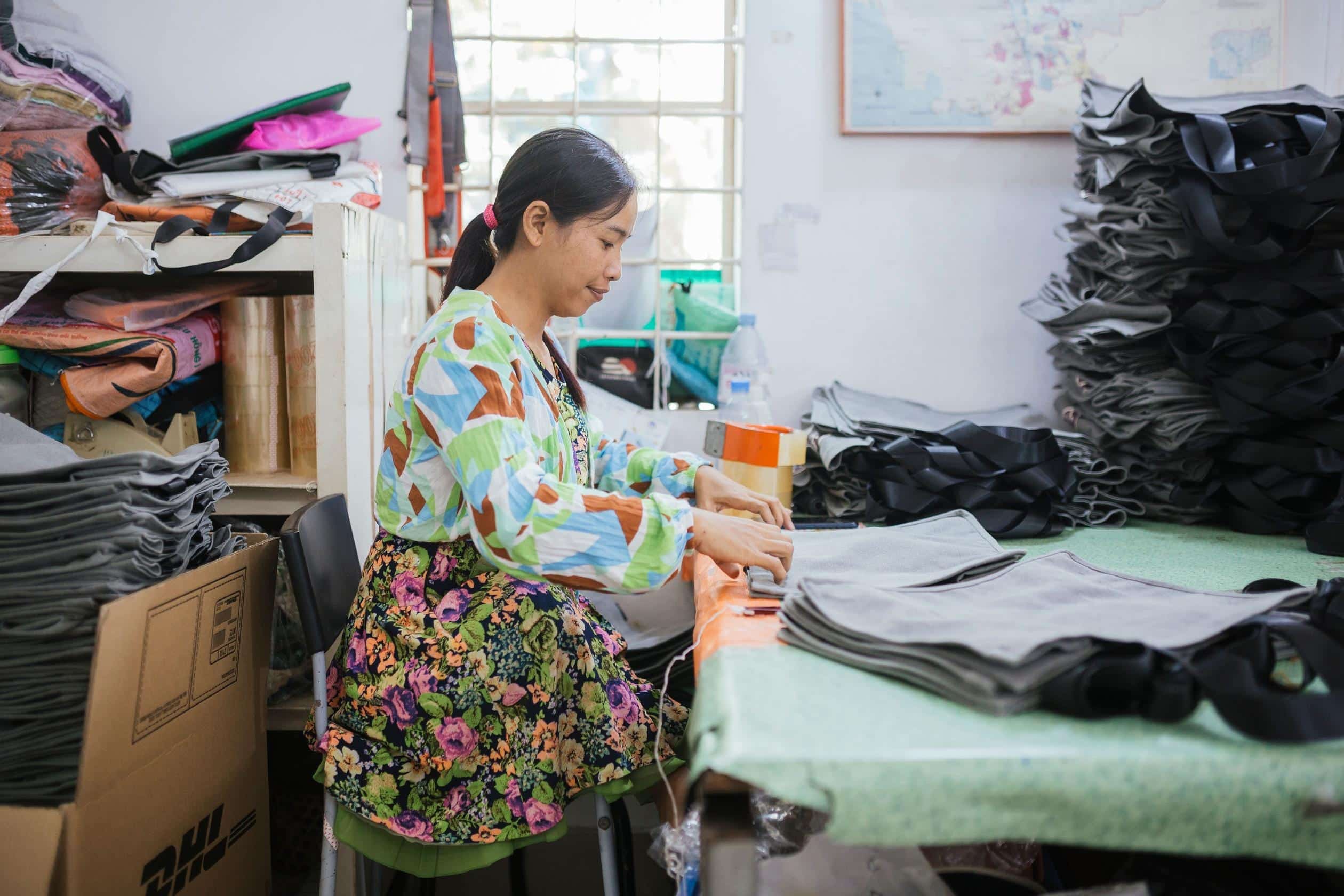 BEADBAGS Upcycling-Materialverarbeitung in Kambodscha
