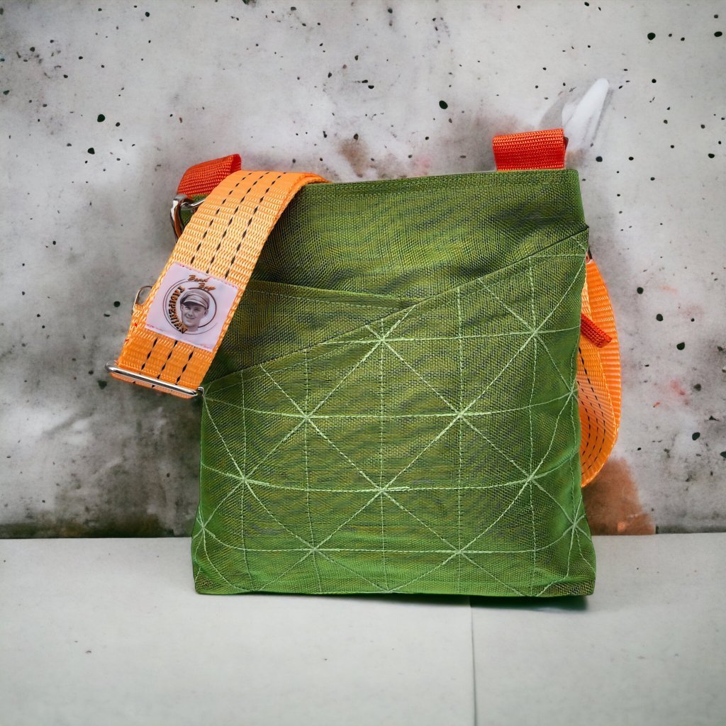 Oceanboundbags von Beadbags Schultertasche Net11TJ grün Design 2