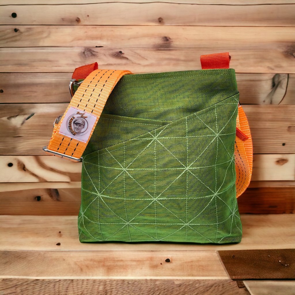 Oceanboundbags von Beadbags Schultertasche Net11TJ grün Design 1