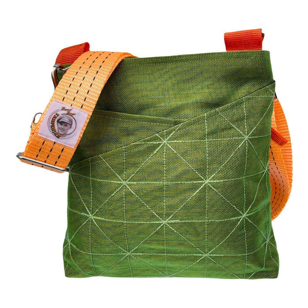 Beadbags Classic shoulder bag made of reused mosquito net NET11TJ green