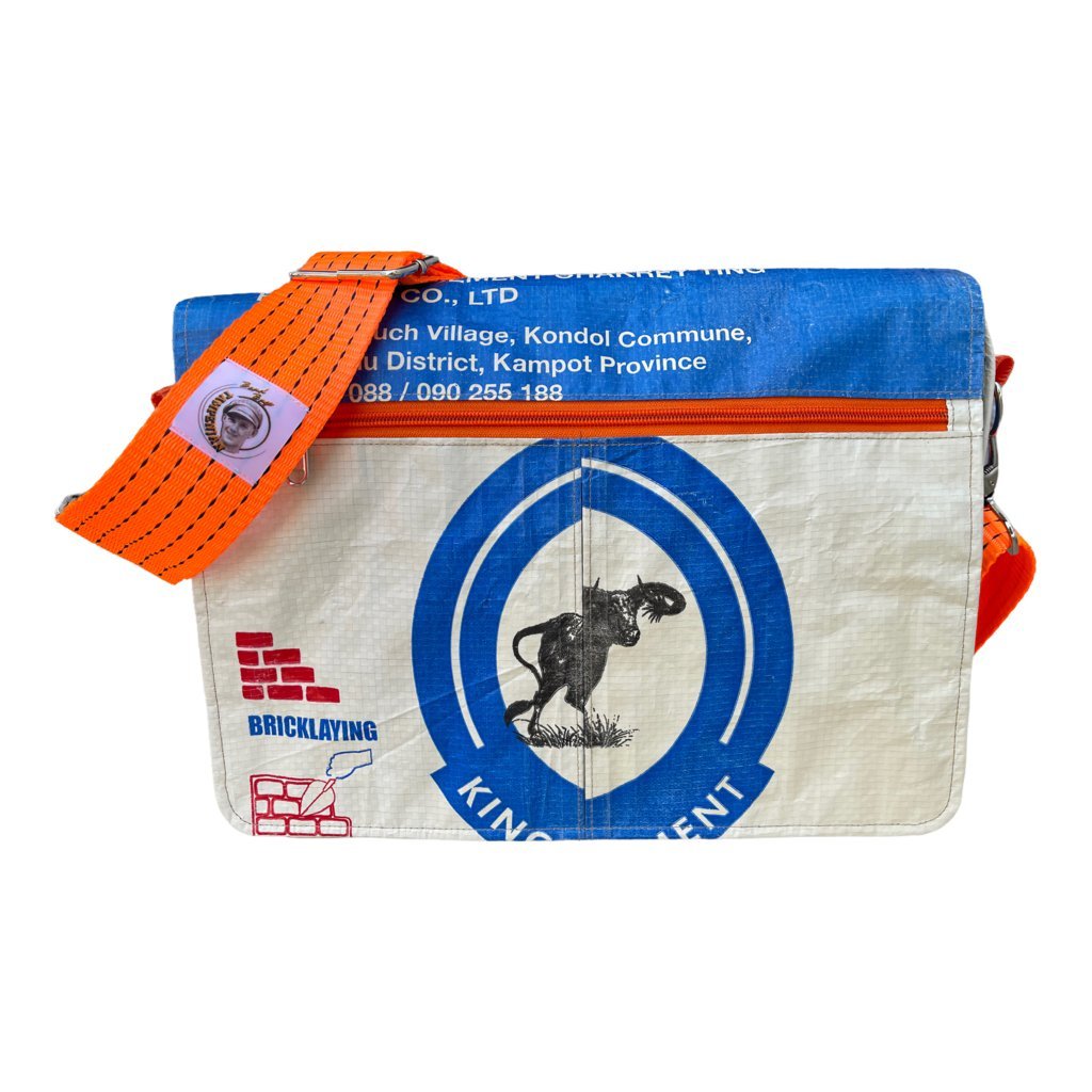 Oceanboundbags von Beadbags Messengertasche CR14TJ Zement Büffel vorne